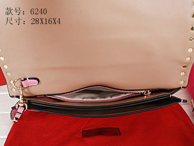 2014 Valentino Garavani Rockstud clutch V6240 pink - Click Image to Close